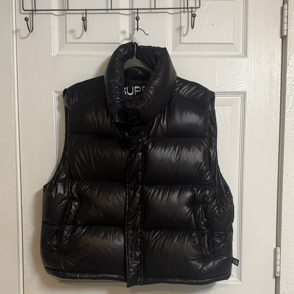 Aritzia Super Puff Shorty Vest Hi-Gloss